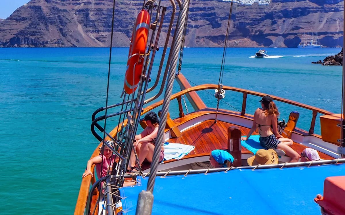 desde fira: crucero de un día por el volcán de santorini, aguas termales y thirassia-2 desde fira: crucero de un día por el volcán de santorini, aguas termales y thirassia-2