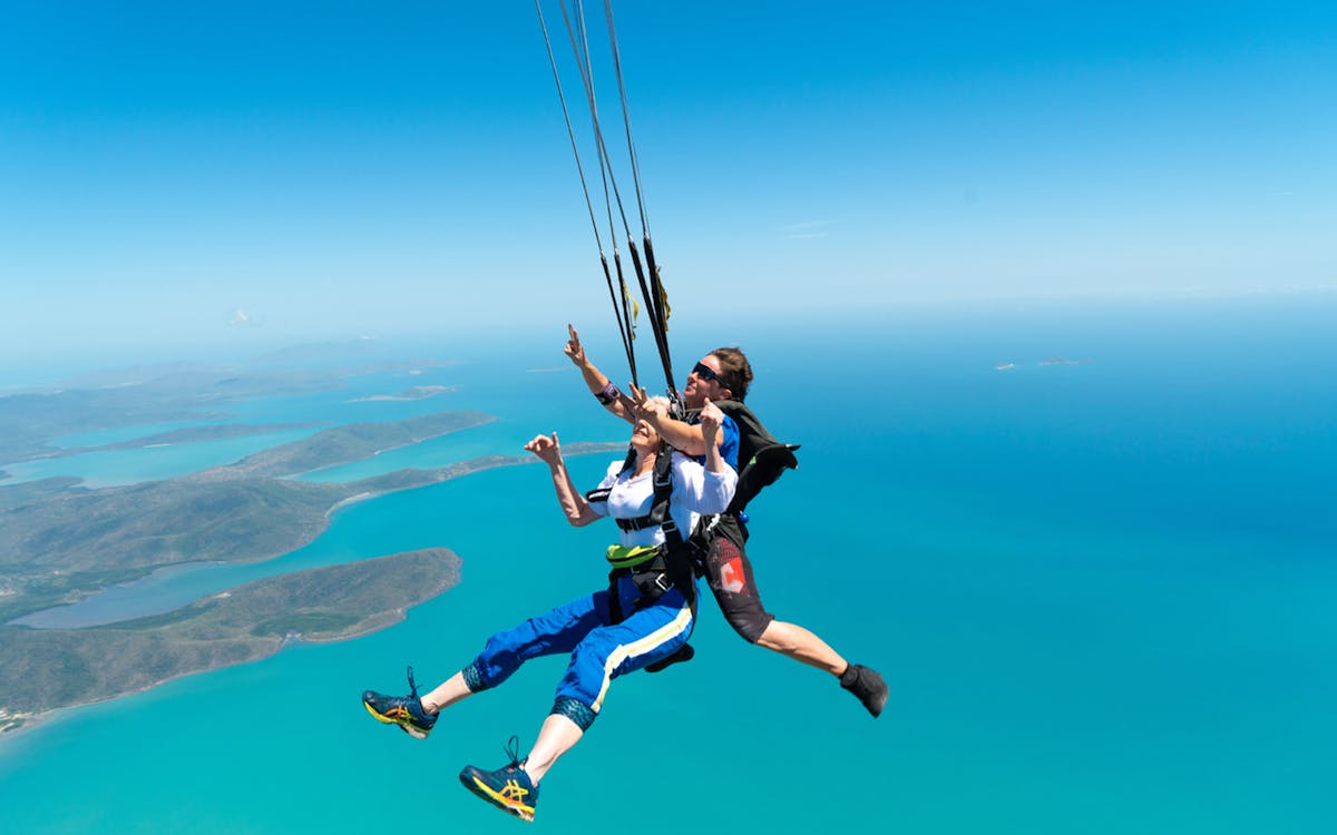 tandem skydive airlie beach - 15,000 ft/ 8,500ft-8 tandem skydive airlie beach - 15,000 ft/ 8,500ft-8