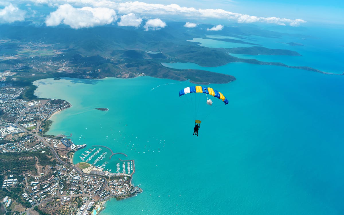 tandem skydive airlie beach - 15,000 ft/ 8,500ft-11 tandem skydive airlie beach - 15,000 ft/ 8,500ft-11