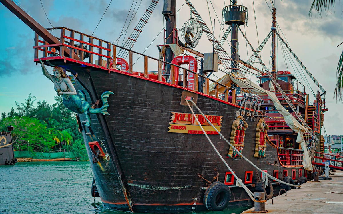 pirate show: the curse of the golden fleece-1 pirate show: the curse of the golden fleece-1