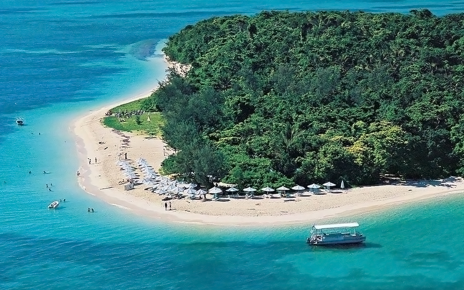 Green Island Reef Catamaran Cruise with Semi-Submarine