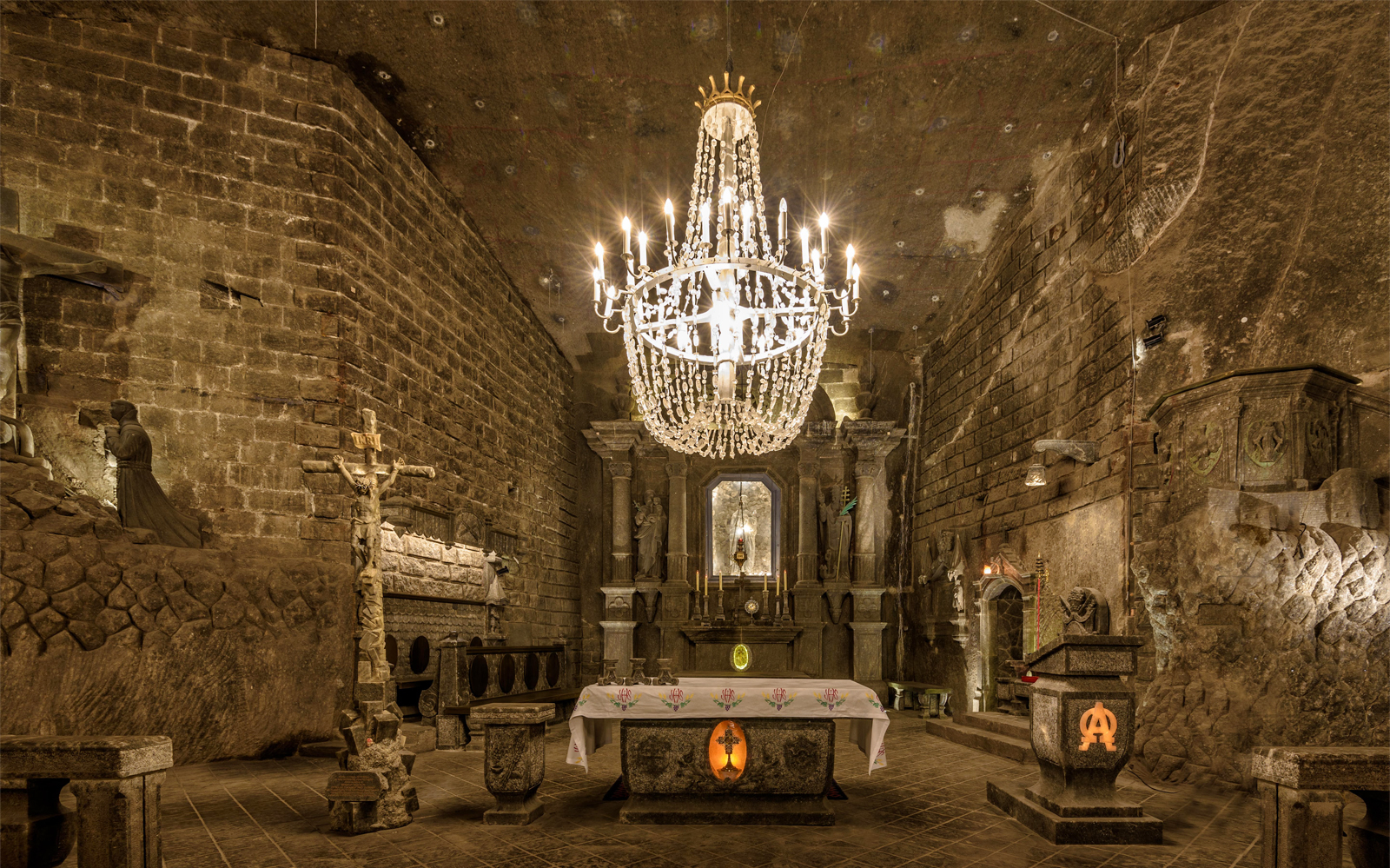 Guided Tour of Oskar Schindler`s Factory, Krakow Ghetto & Wieliczka Salt Mine