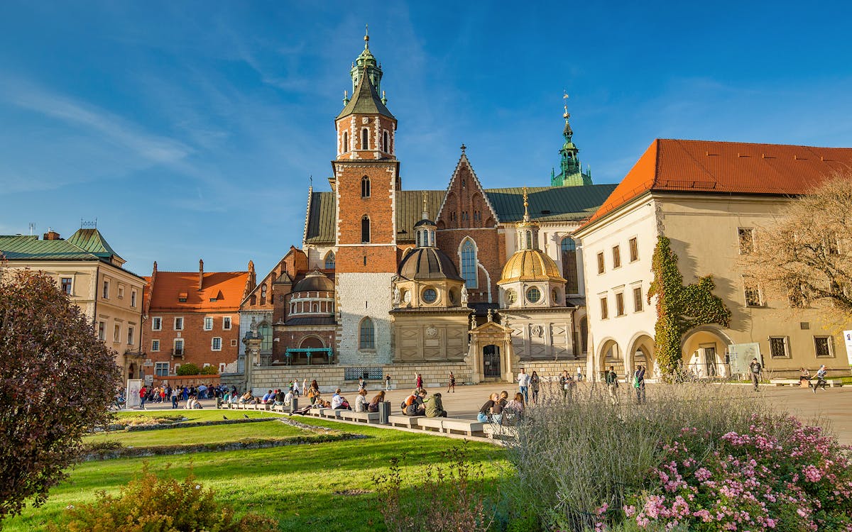 guided tour along the royal route on the old town and wawel hill-4 guided tour along the royal route on the old town and wawel hill-4