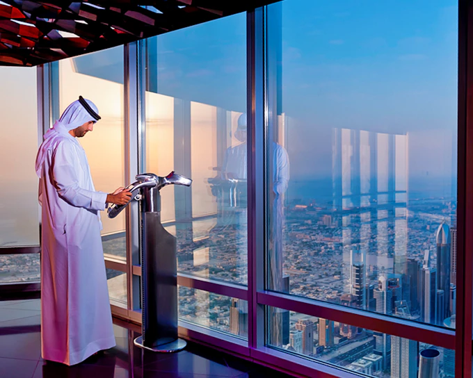 Burj Khalifa At The Top Fast Track Tickets: Levels 124 & 125