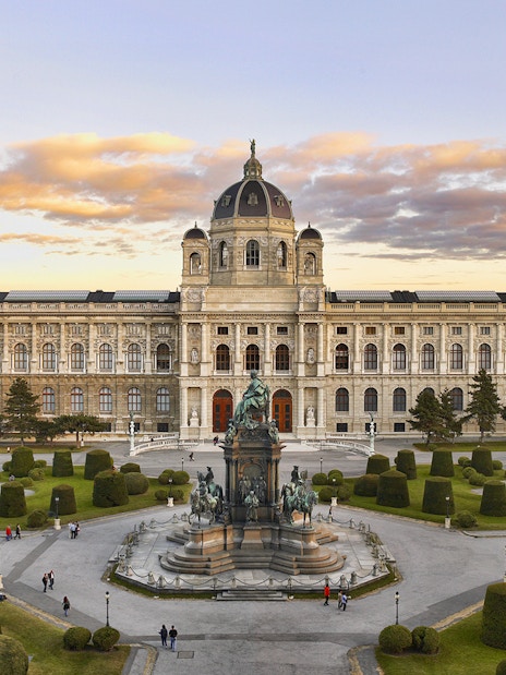 Kunsthistorisches Museum exterior with Maria Theresa monument, Vienna.