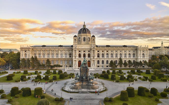 Kunsthistorisches Museum exterior with Maria Theresa monument, Vienna.