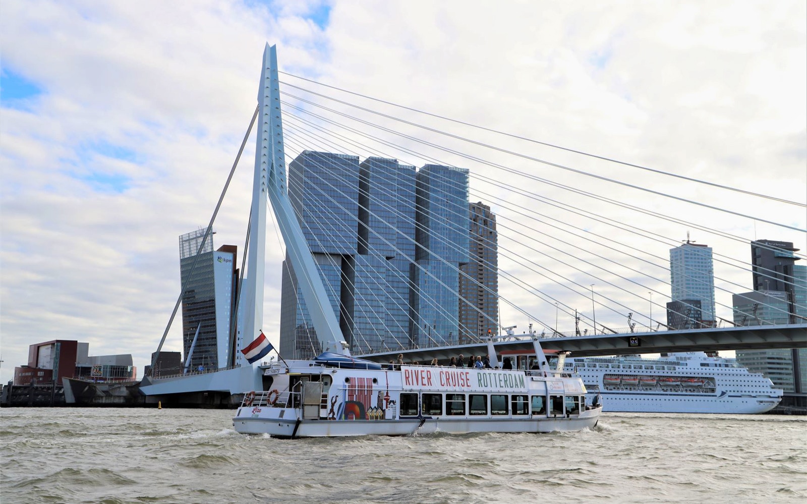 Nieuwe Maas River