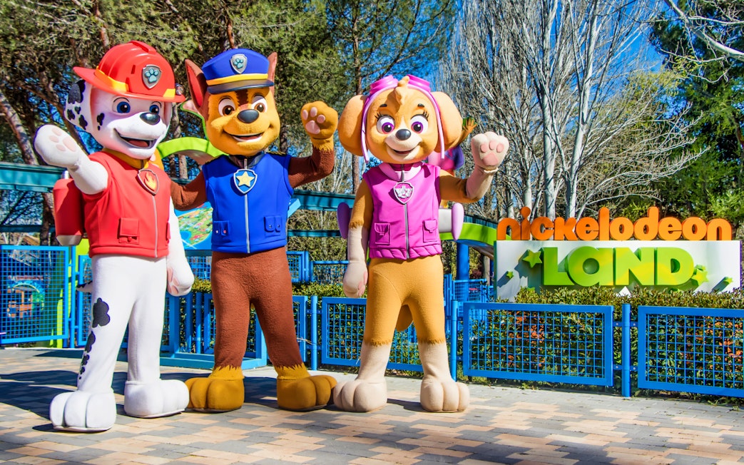 Characters at Nickelodeon Land entrance, Parque de Atracciones de Madrid.