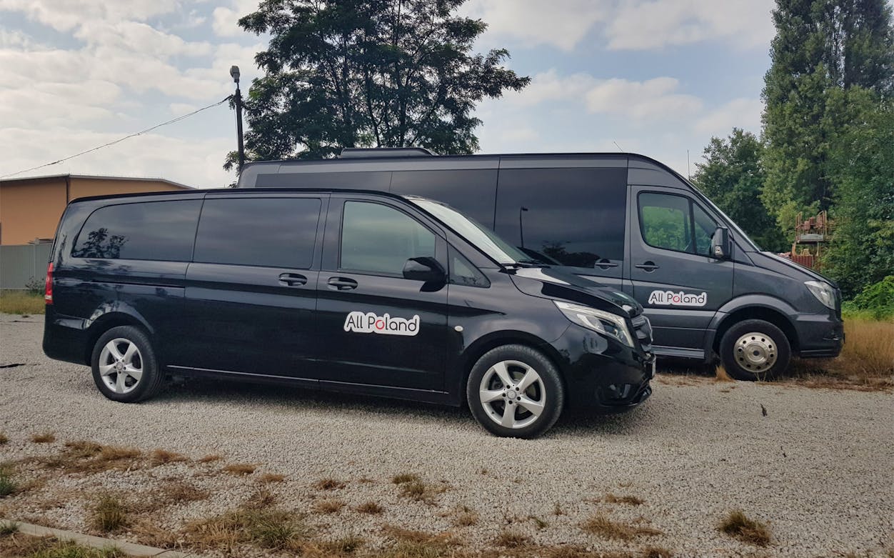 Airport transfer vans for Moscow city center service.