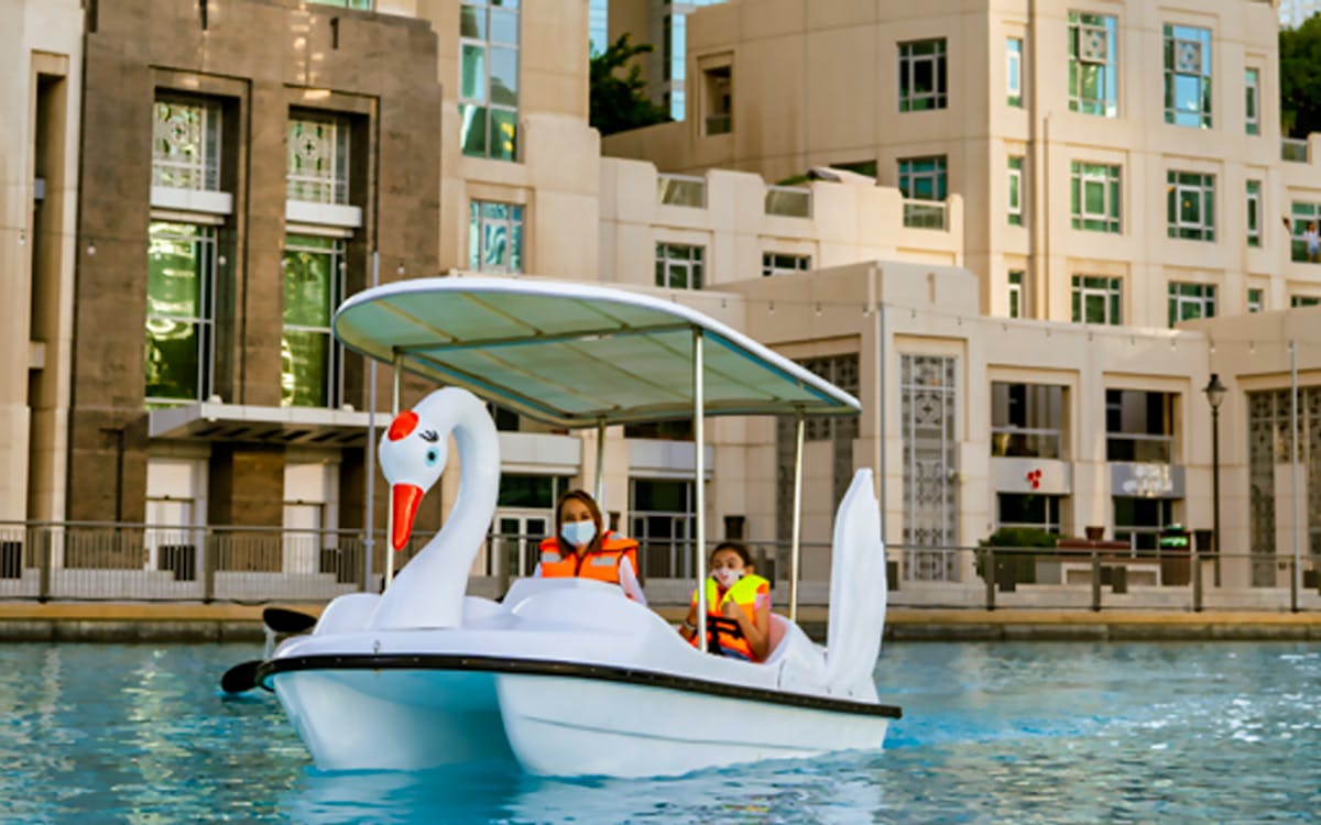 dubai fountain pedal swan boats-2 dubai fountain pedal swan boats-2