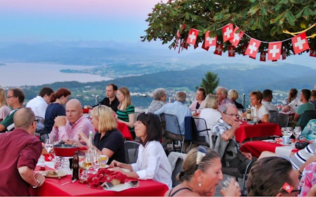 Evening Tour of Zürich with Gourmet Dinner & Cheese Fondue