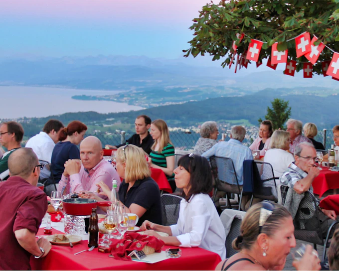 Evening Tour of Zürich with Gourmet Dinner & Cheese Fondue