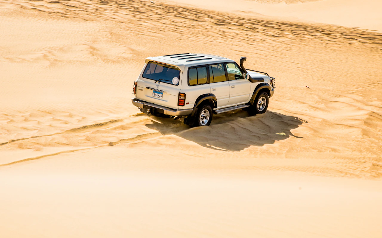 4x4 Desert Safari with Sandboarding & Camel Ride Tour from Cairo — 3