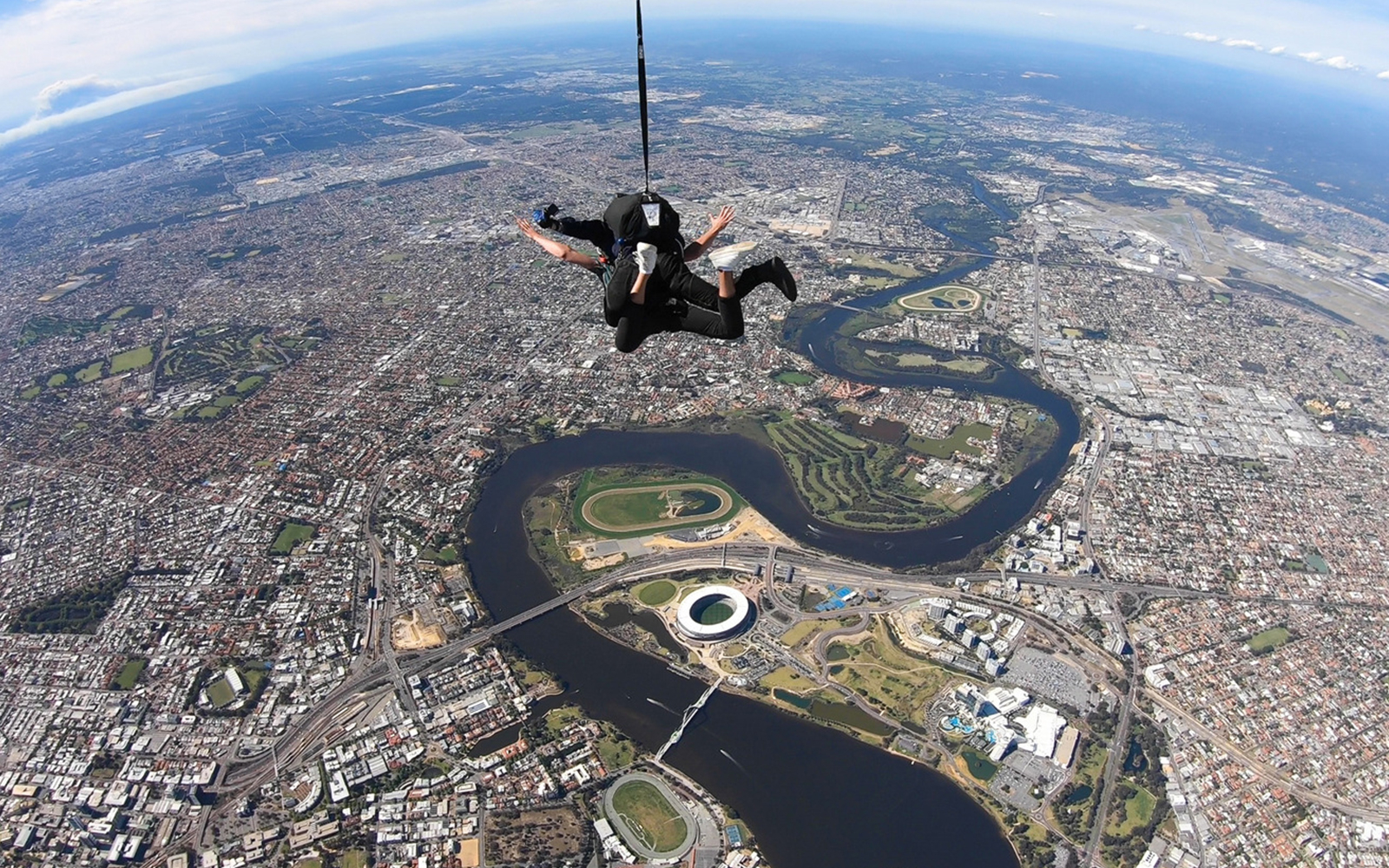 Perth City Tandem Skydive Tickets: 14,000ft