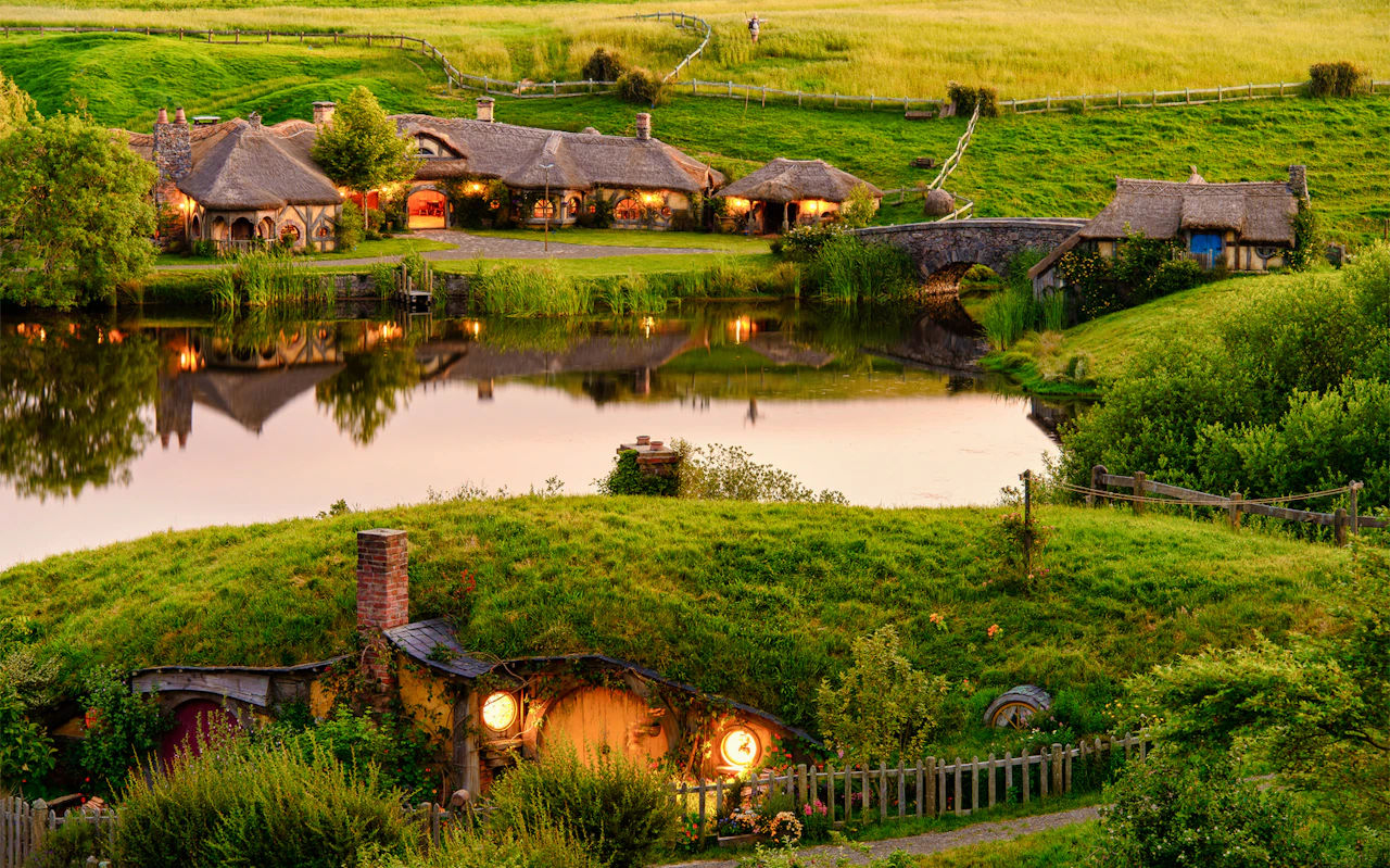 From Auckland: Hobbiton Movie Set, Wai-O-Tapu, & Rotorua Small Group Signature Guided Tour — 8