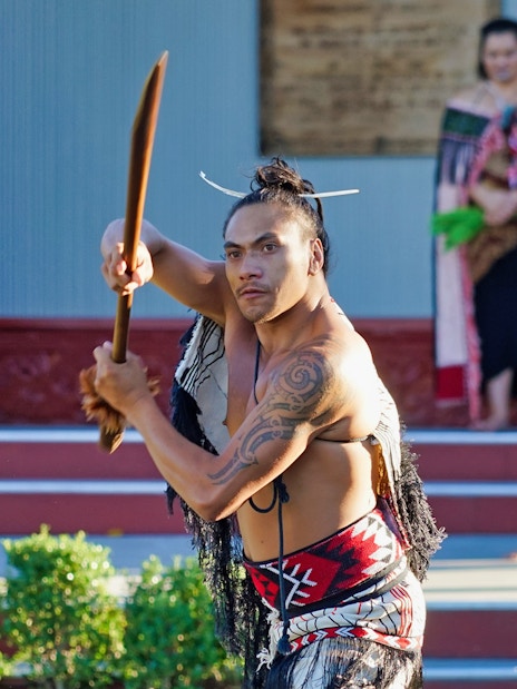Maori cultural performance at Te Puia, Rotorua during Hobbiton & Rotorua tour from Auckland.