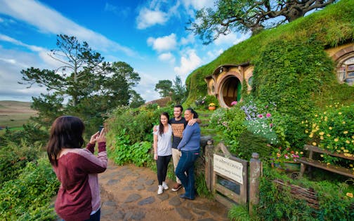 Hobbiton Movie Set Small Group Tour from Auckland
