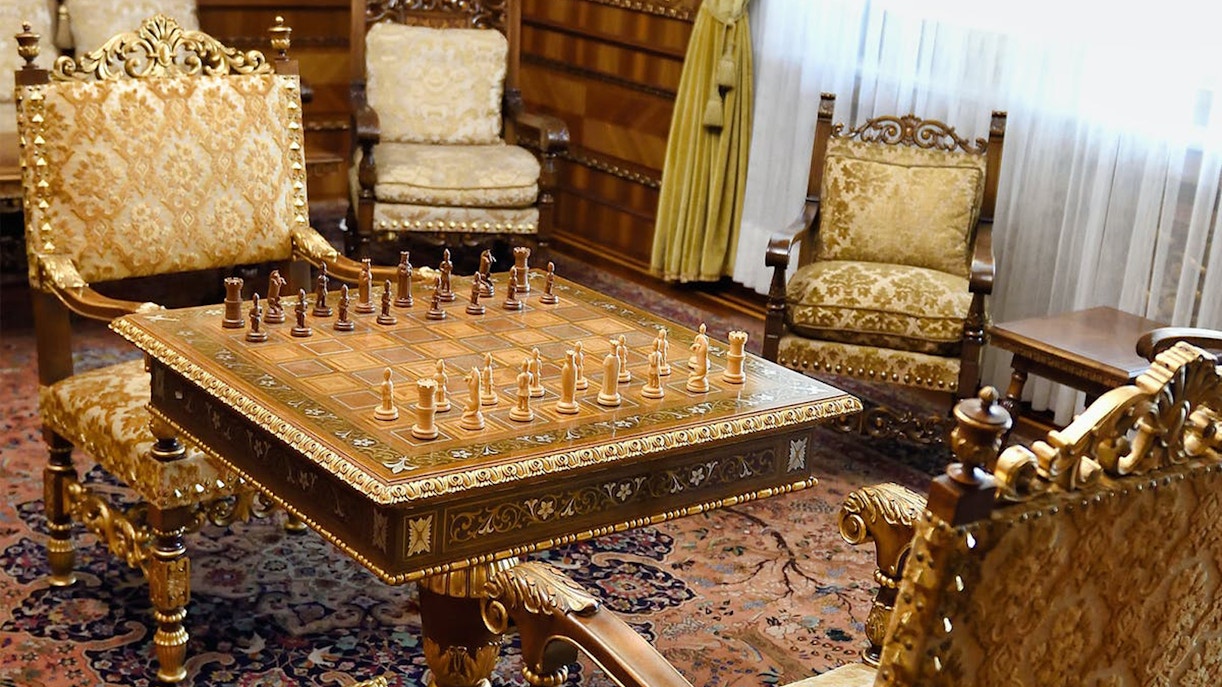 Ceausescu Mansion Tips