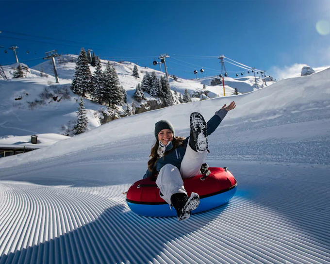 From Zurich: Day Trip to Mount Titlis with Skiing at Trübsee Snow Park