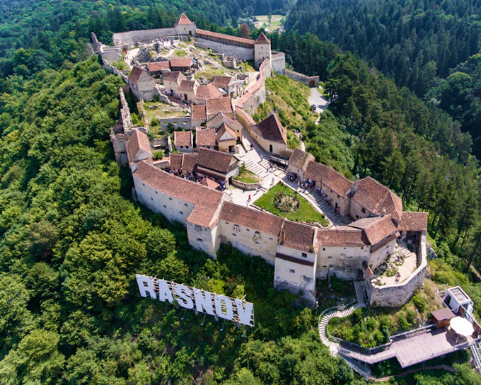 Skip The Line: Guided Tour of Bran Castle, Peles Castle & Rasnov Fortress