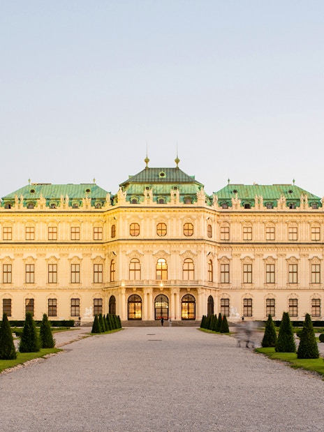 Upper Belvedere Palace in Vienna with manicured gardens and baroque architecture.