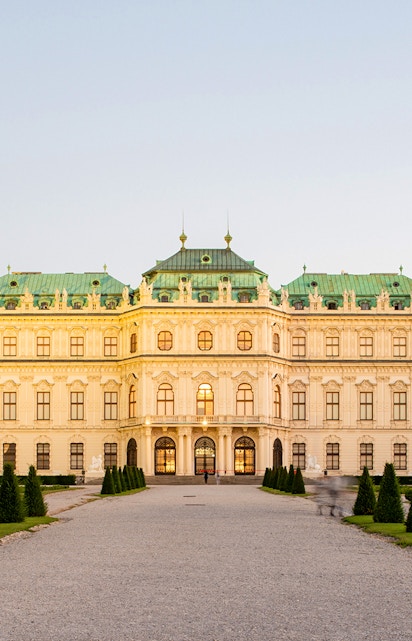 Upper Belvedere Palace in Vienna with manicured gardens and baroque architecture.