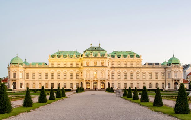 Upper Belvedere Palace in Vienna with manicured gardens and baroque architecture.