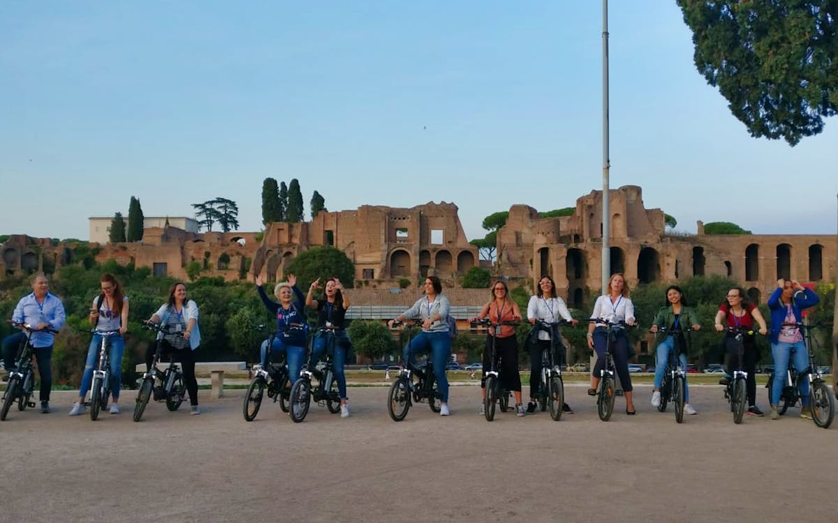 noleggio di biciclette elettriche a roma e tour guidato da piazza navona-2 noleggio di biciclette elettriche a roma e tour guidato da piazza navona-2
