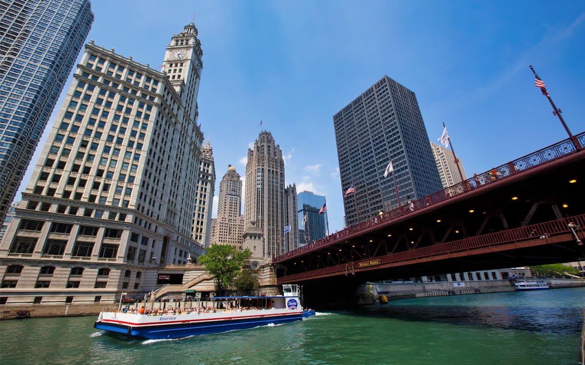 chicago river architecture cruise from michigan avenue-3 chicago river architecture cruise from michigan avenue-3