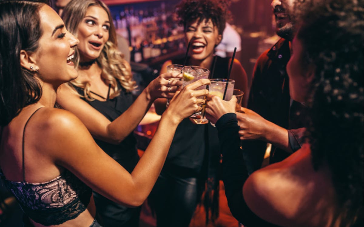 pub crawl in dubai-1 pub crawl in dubai-1