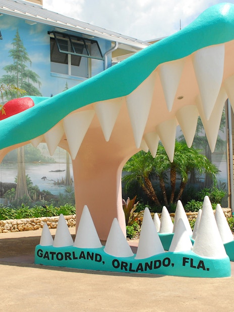 Giant alligator mouth entrance at Gatorland, Orlando.