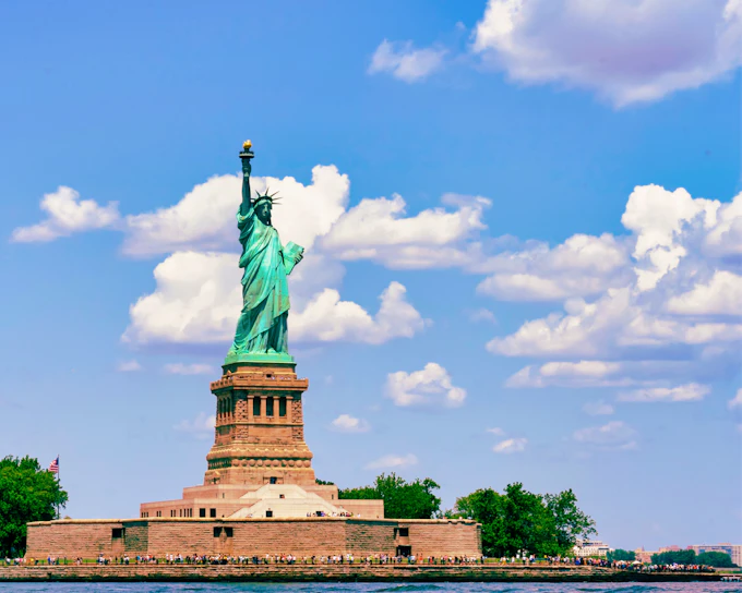 Guided Tour of Statue of Liberty, 9/11 Memorial & Wall Street