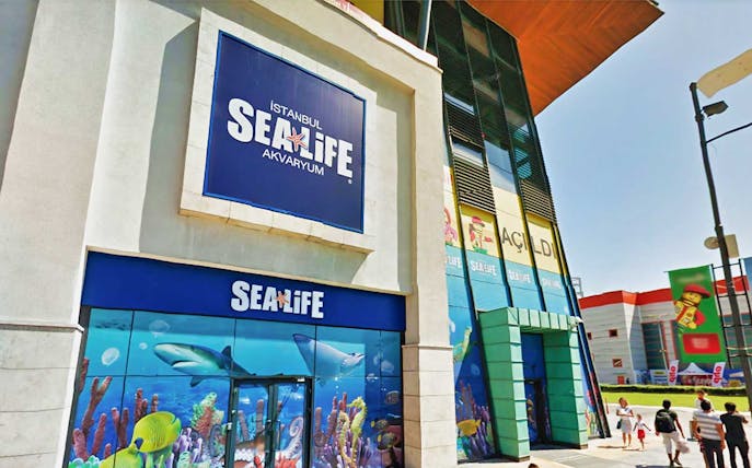 Sea Life Istanbul entrance with marine-themed decor and signage.