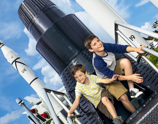 kennedy space center heroes and legends