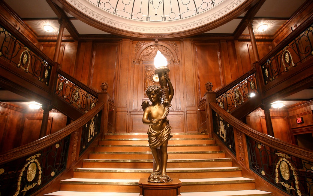 Grand staircase replica at Titanic Artifact Exhibition.