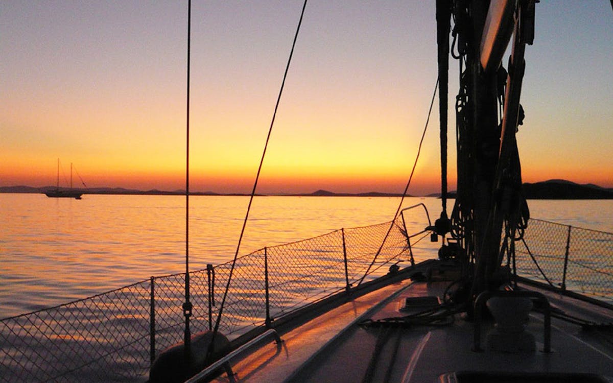 sunset sailing tour in barcelona-3 sunset sailing tour in barcelona-3