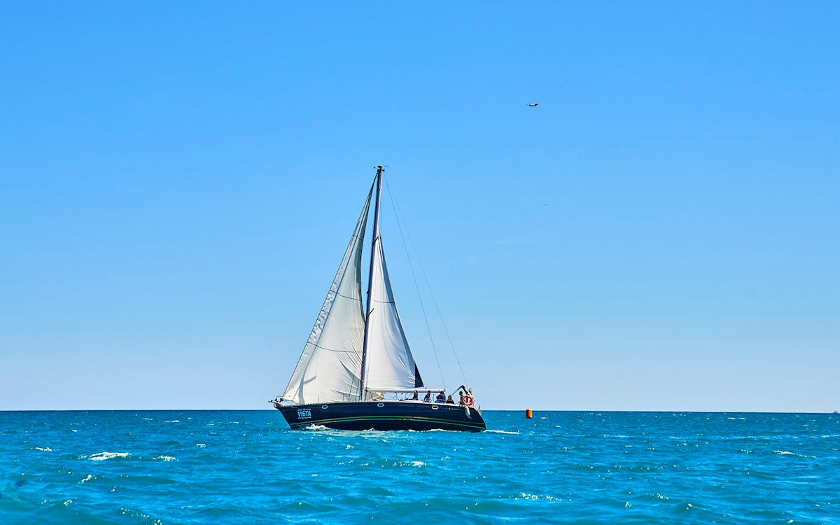 sailing tour in barcelona with paddle surfing-4 sailing tour in barcelona with paddle surfing-4