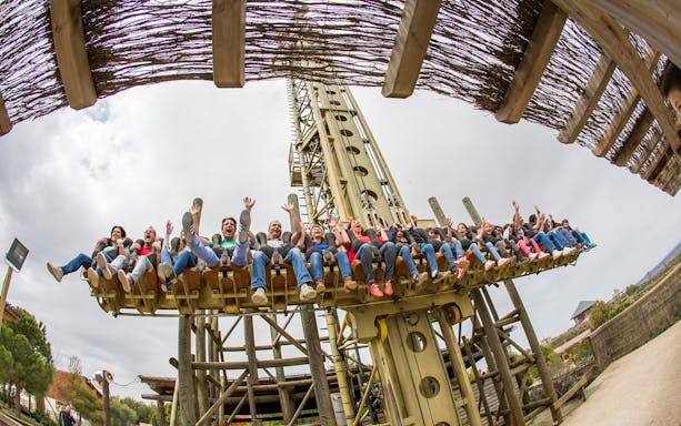 Visitors enjoying a drop tower ride at Sendaviva Natural Park.