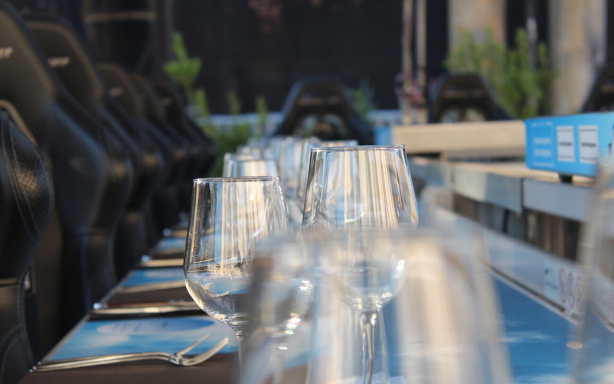 dinner in the sky em atenas-4 dinner in the sky em atenas-4