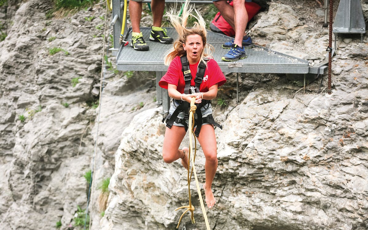 grindelwald canyon swing experience from interlaken-2 grindelwald canyon swing experience from interlaken-2