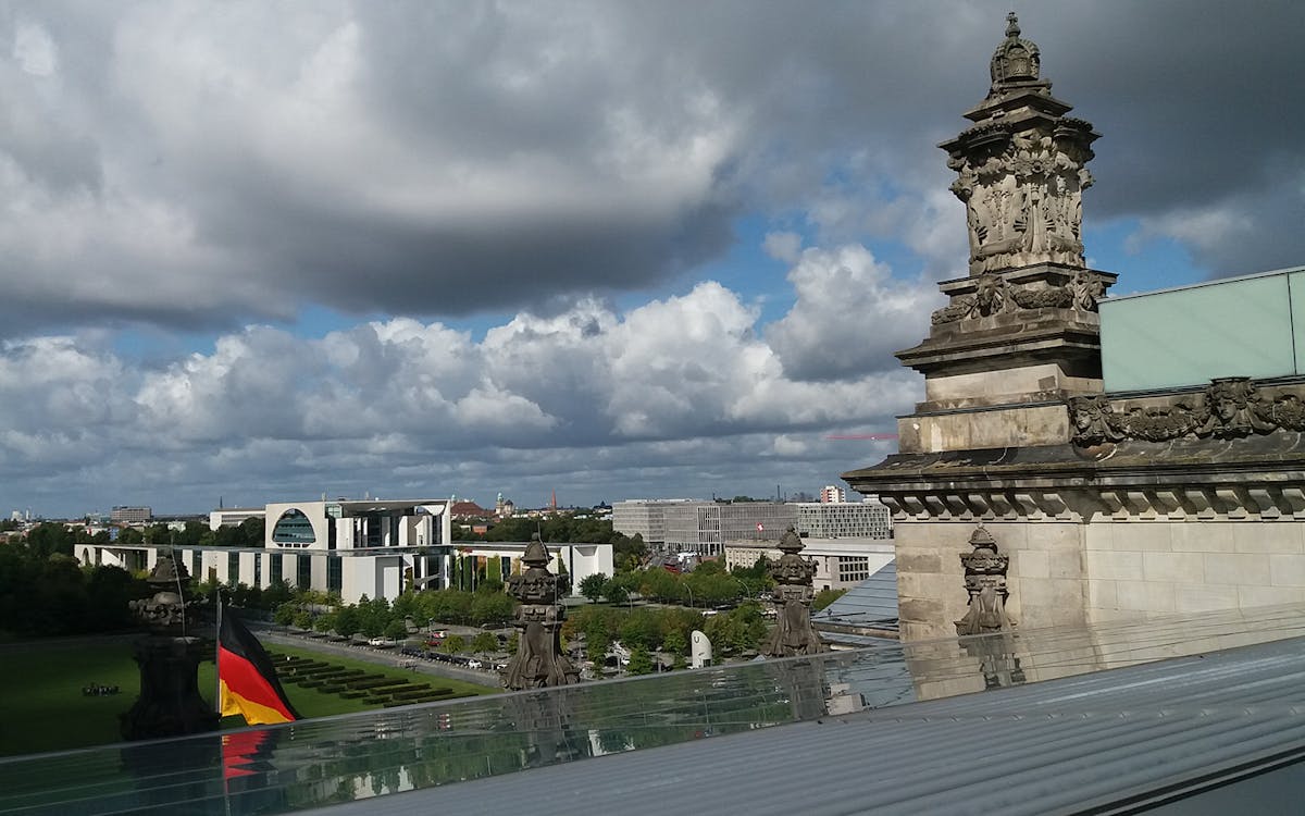 parliament district guided tour: visit to the reichstag including plenary hall &-0 parliament district guided tour: visit to the reichstag including plenary hall &-0