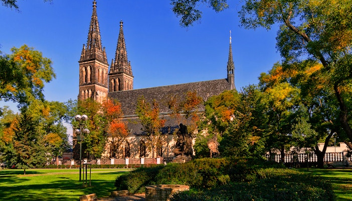 Basílica de São Pedro e São Paulo em Vysehrad