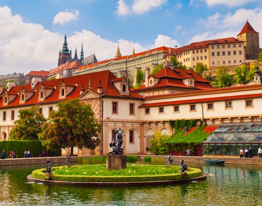 praga hop on hop off