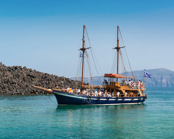 Santorini 3-Hour Cruise to Volcano & Hot Springs