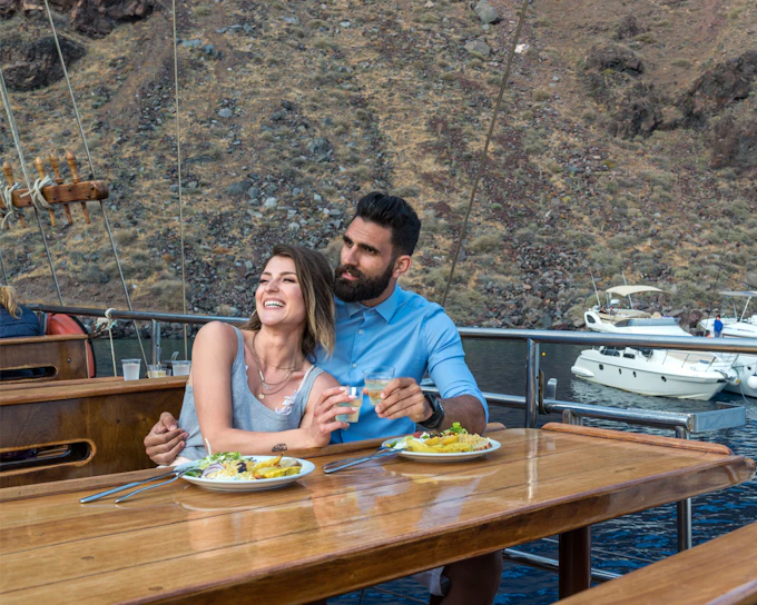 Santorini Volcanic Islands Sunset Cruise with Optional Dinner