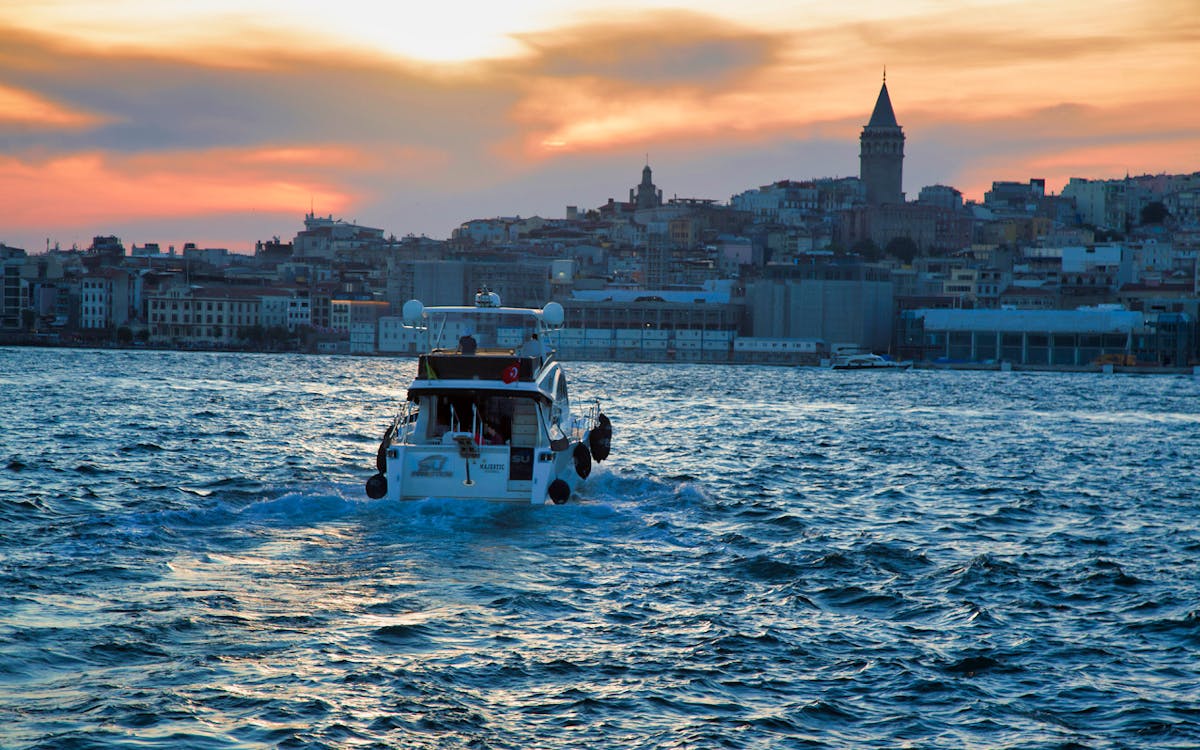 istanbul : croisière au coucher du soleil en soirée sur un bateau-3 istanbul : croisière au coucher du soleil en soirée sur un bateau-3