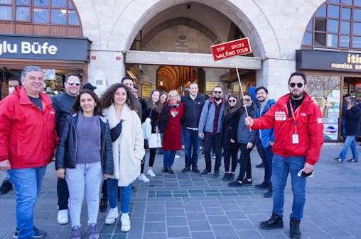 Wandeltocht door de Grote Bazaar en de Kruidenmarkt