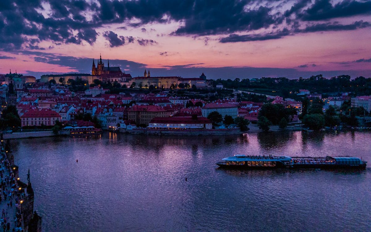 praga à noite: cruzeiro de 3 horas com jantar e música ao vivo-6 praga à noite: cruzeiro de 3 horas com jantar e música ao vivo-6