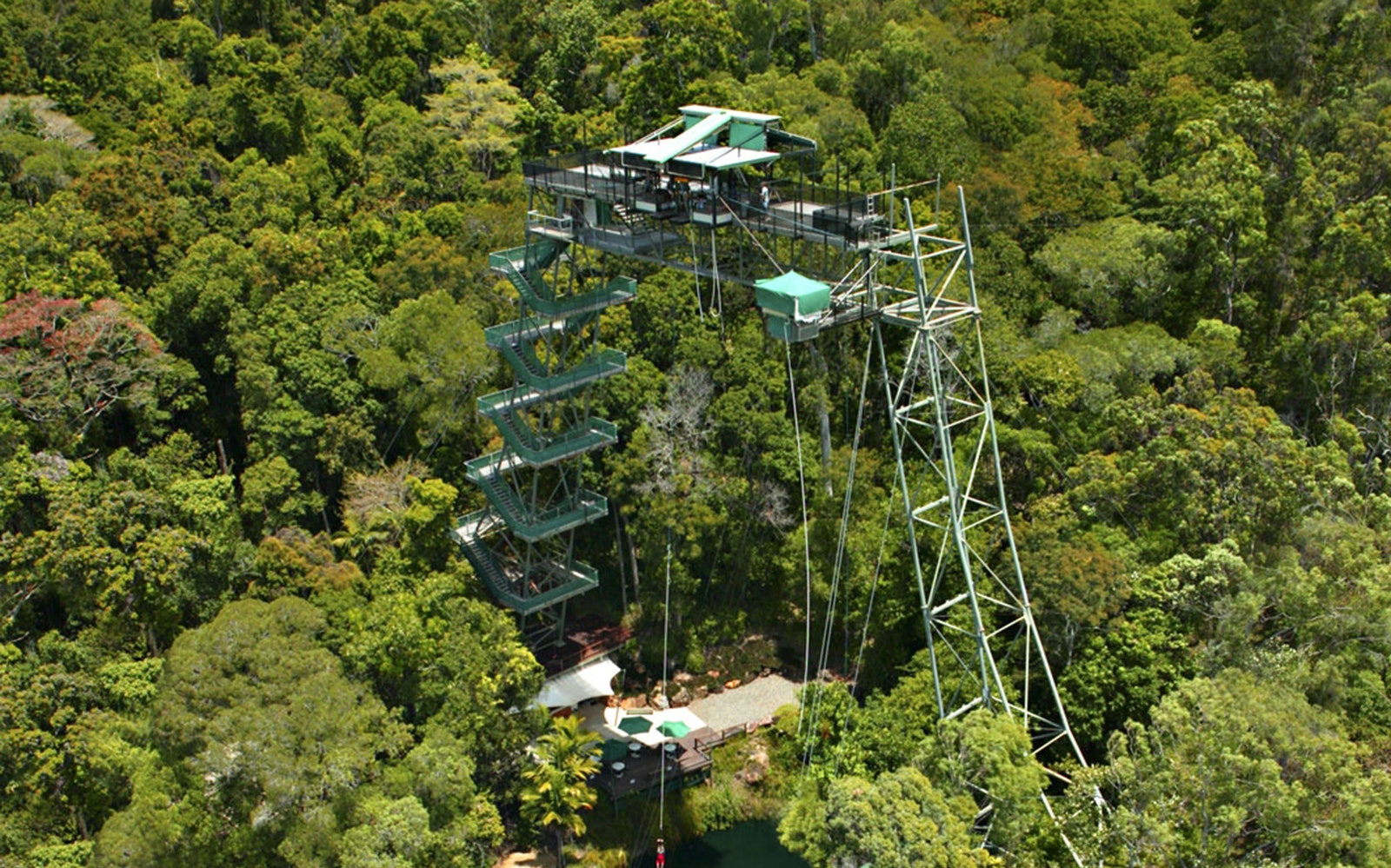 Bungy jumping tower