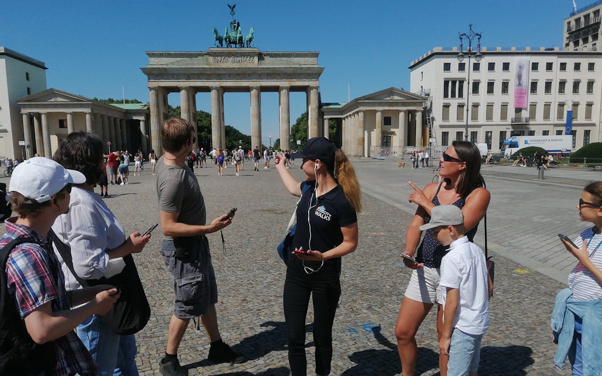 berlin walking tour pass: 2 guided & 4 self-guided routes-6 berlin walking tour pass: 2 guided & 4 self-guided routes-6